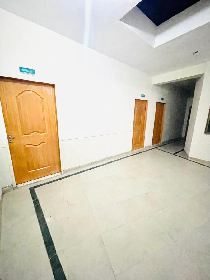 Hotel New Mid City Multan Dış mekan fotoğraf