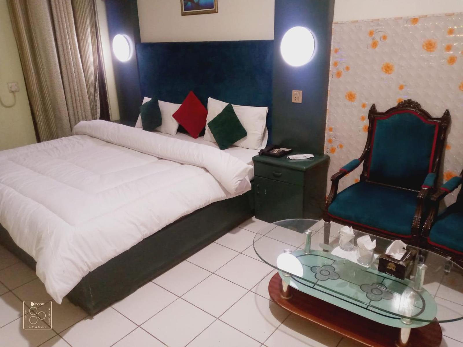 Hotel New Mid City Multan Dış mekan fotoğraf