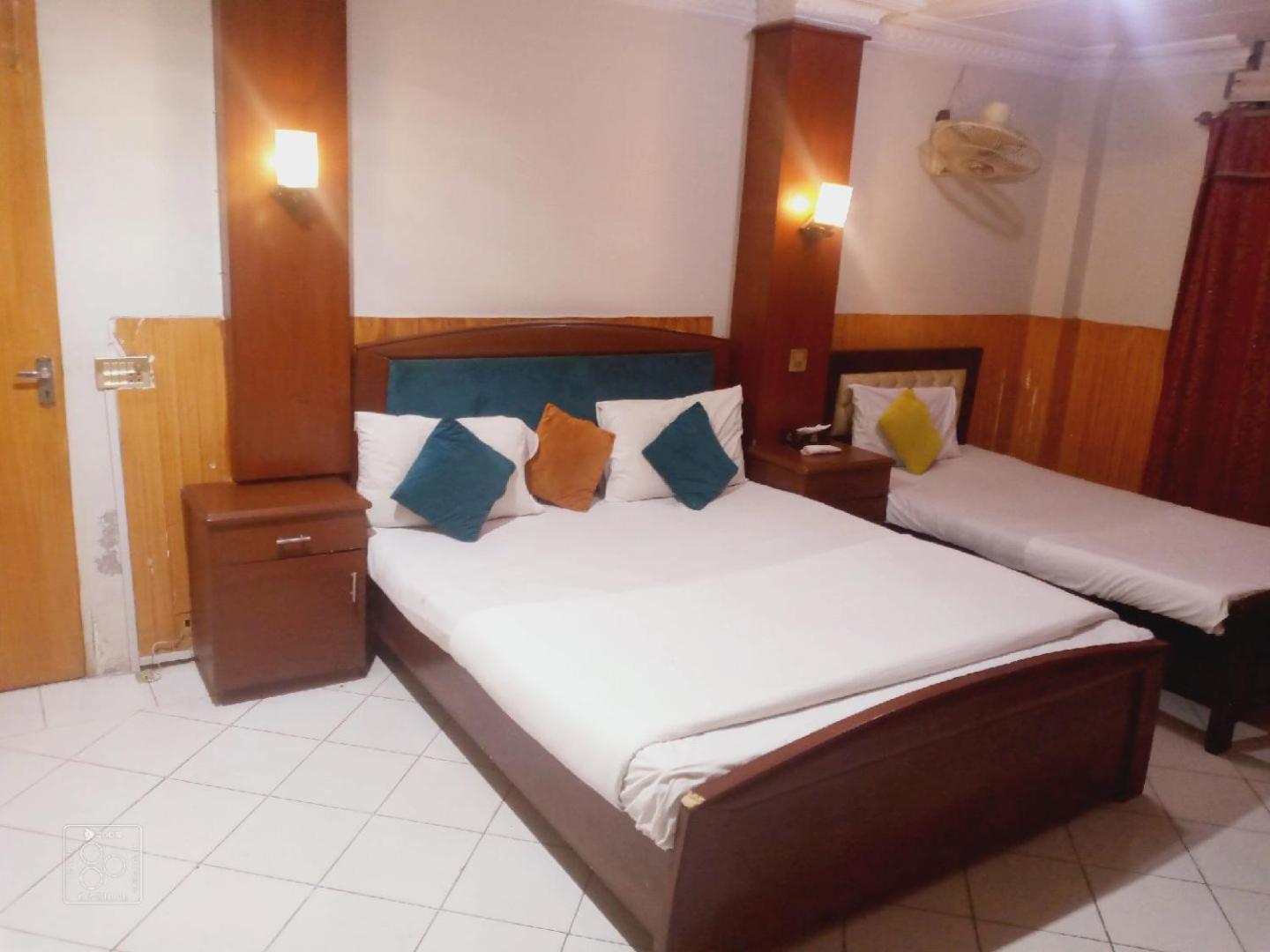 Hotel New Mid City Multan Dış mekan fotoğraf